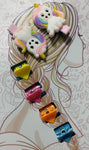 Broches de colores con mariposas o unicornios